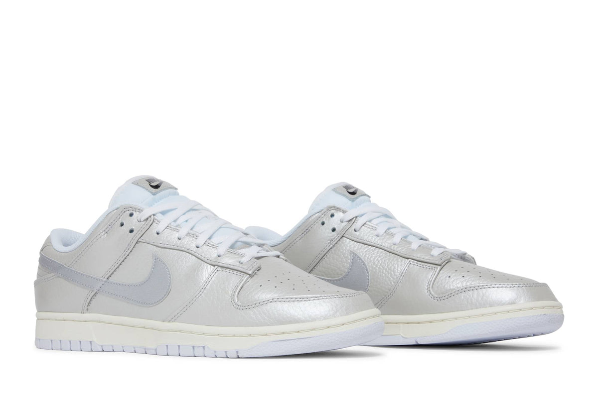 Nike Dunk Low 'Metallic Silver' DX3197-095