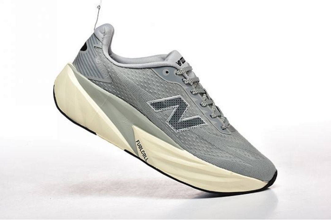 New Balance FuelCell SC Trainer V1 Men's Performance Running Shoes Grey Cream