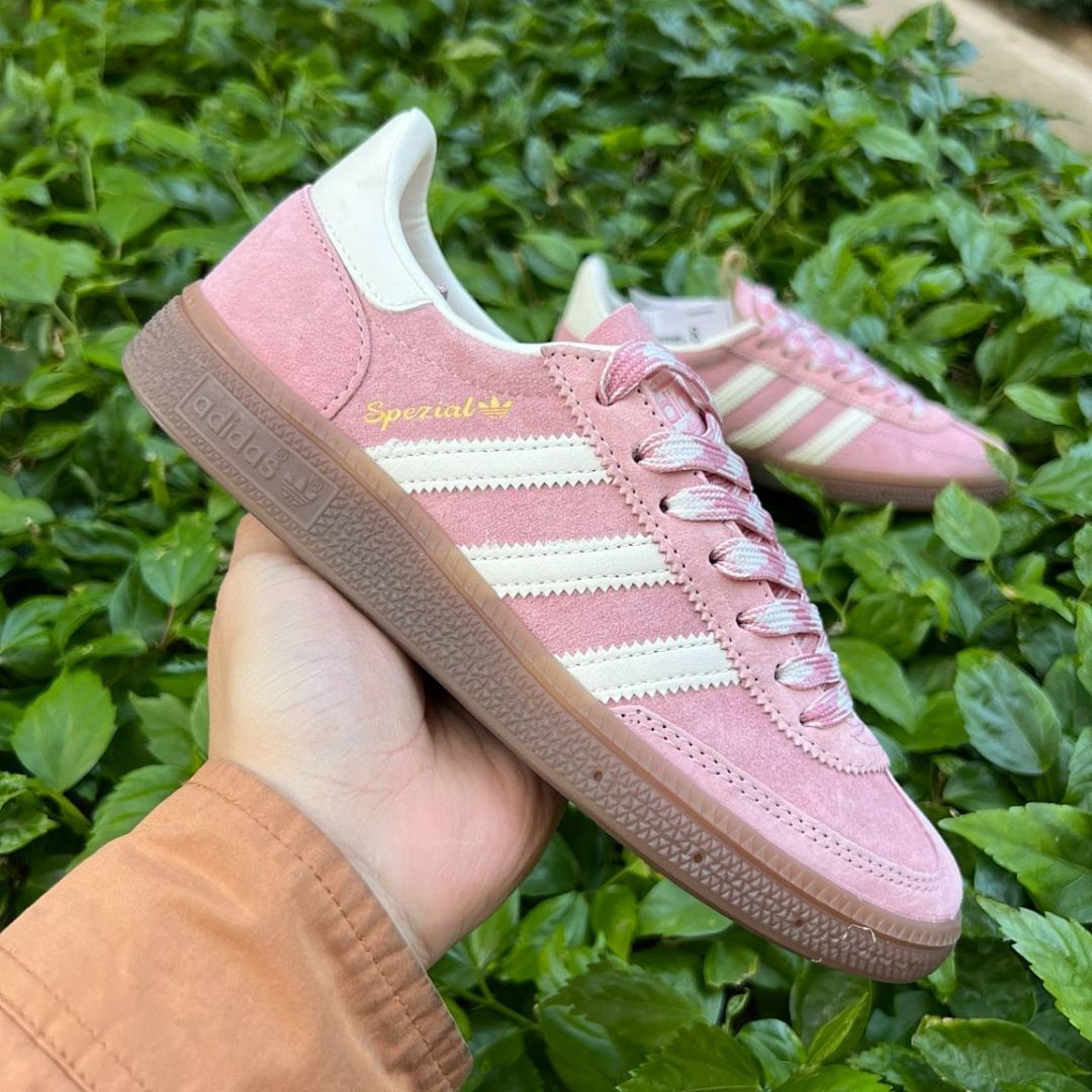 Adidas Handball Spezial IF6561 Women's Clear Pink Suede Cloud White Stripes Gum Sole Retro Sneakers Trainers Shoes
