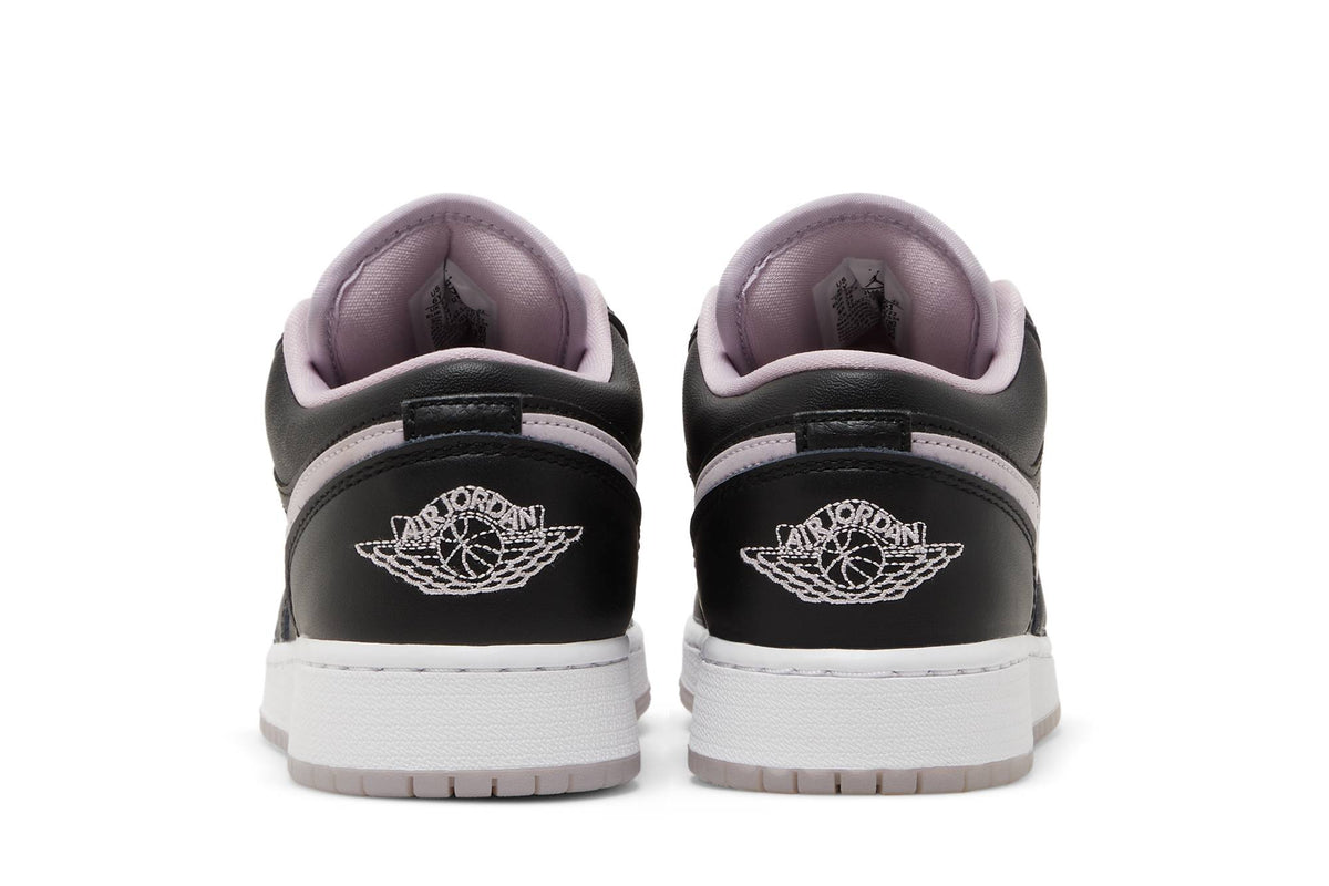 ( Grade School ) Air Jordan 1 Low SE 'Black Iced Lilac' DV1333-051