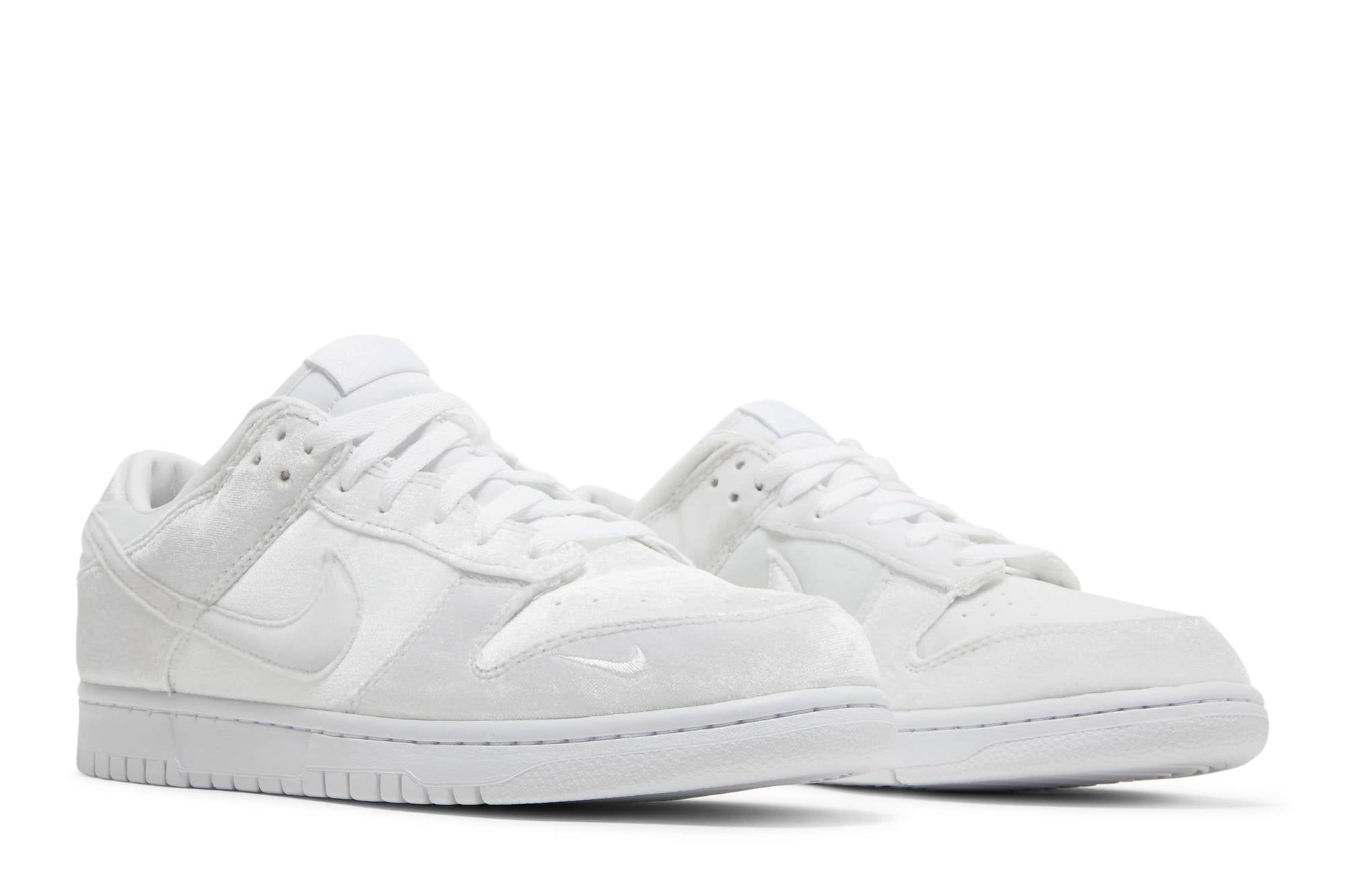 Dover Street Market X Nike Dunk Low ‘Triple White’ DH2686-100
