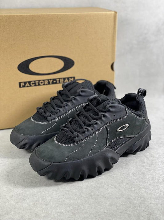Oakley Factory Team Flesh Blackout Sneakers Men's Chunky Sole Shoes Retro Y2K