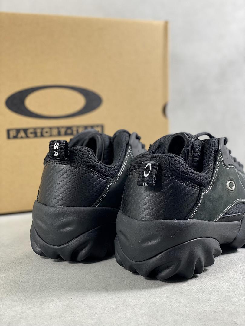 Oakley Factory Team Flesh Blackout Sneakers Men's Chunky Sole Shoes Retro Y2K