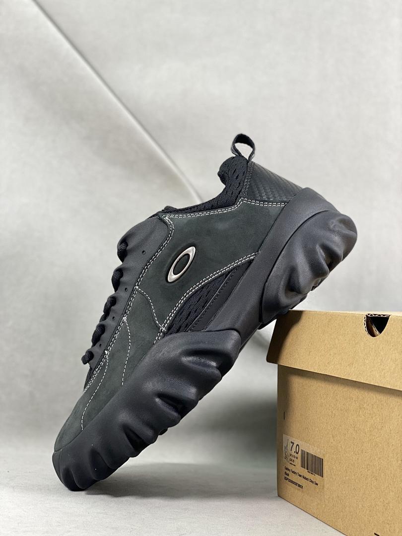 Oakley Factory Team Flesh Blackout Sneakers Men's Chunky Sole Shoes Retro Y2K