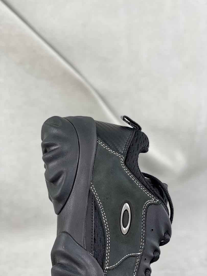 Oakley Factory Team Flesh Blackout Sneakers Men's Chunky Sole Shoes Retro Y2K