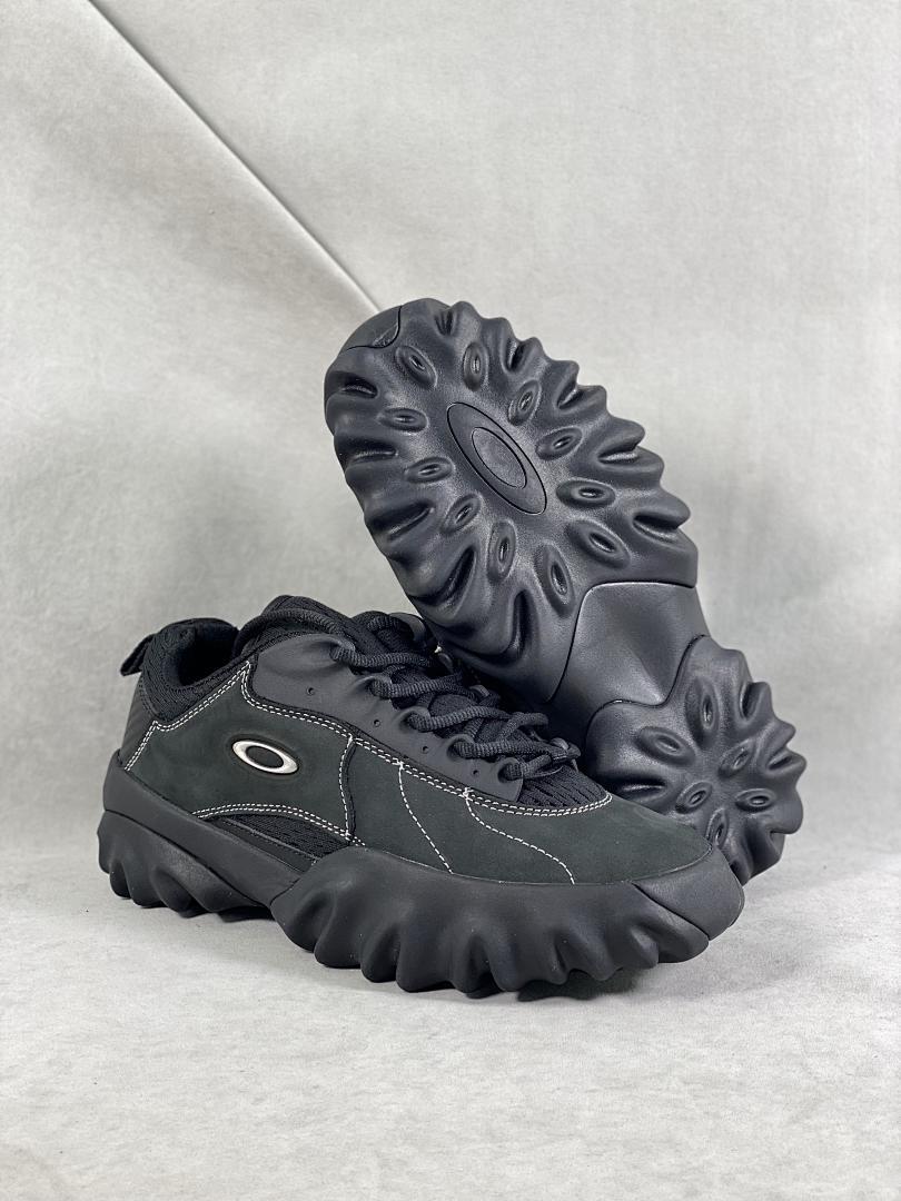 Oakley Factory Team Flesh Blackout Sneakers Men's Chunky Sole Shoes Retro Y2K