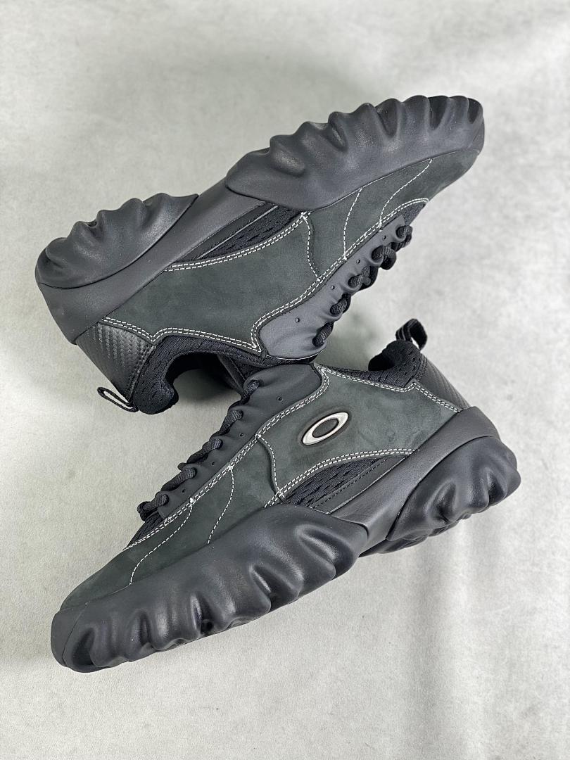 Oakley Factory Team Flesh Blackout Sneakers Men's Chunky Sole Shoes Retro Y2K