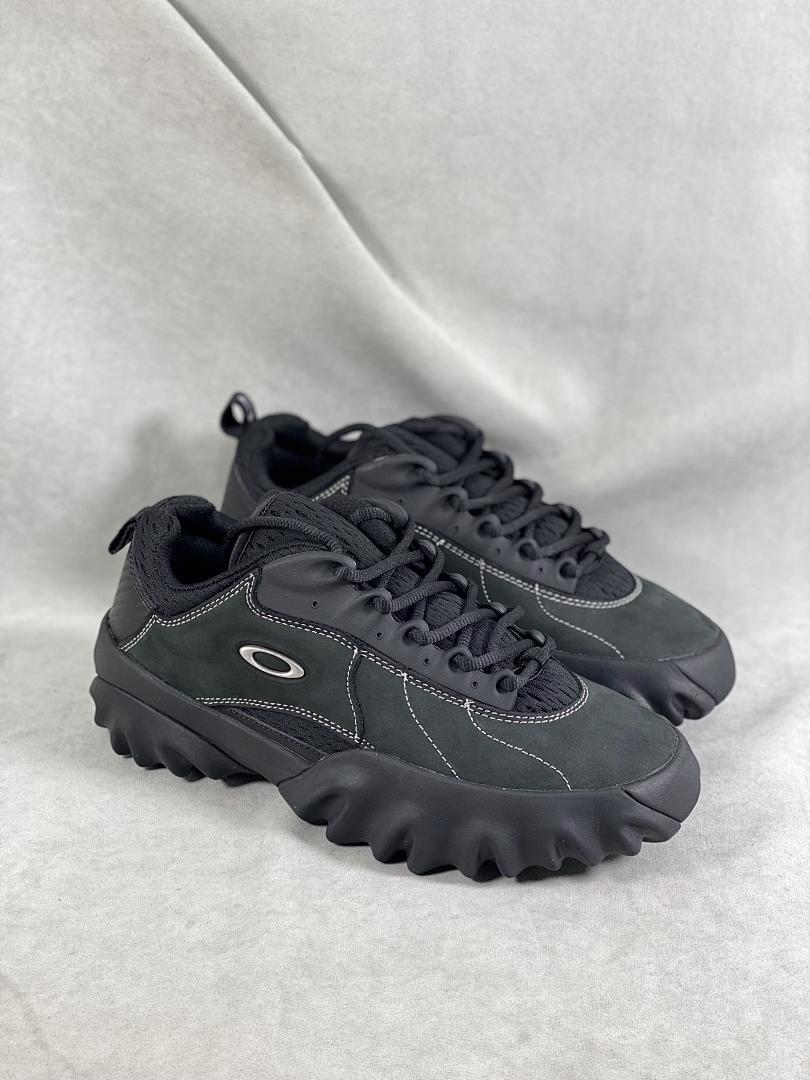 Oakley Factory Team Flesh Blackout Sneakers Men's Chunky Sole Shoes Retro Y2K