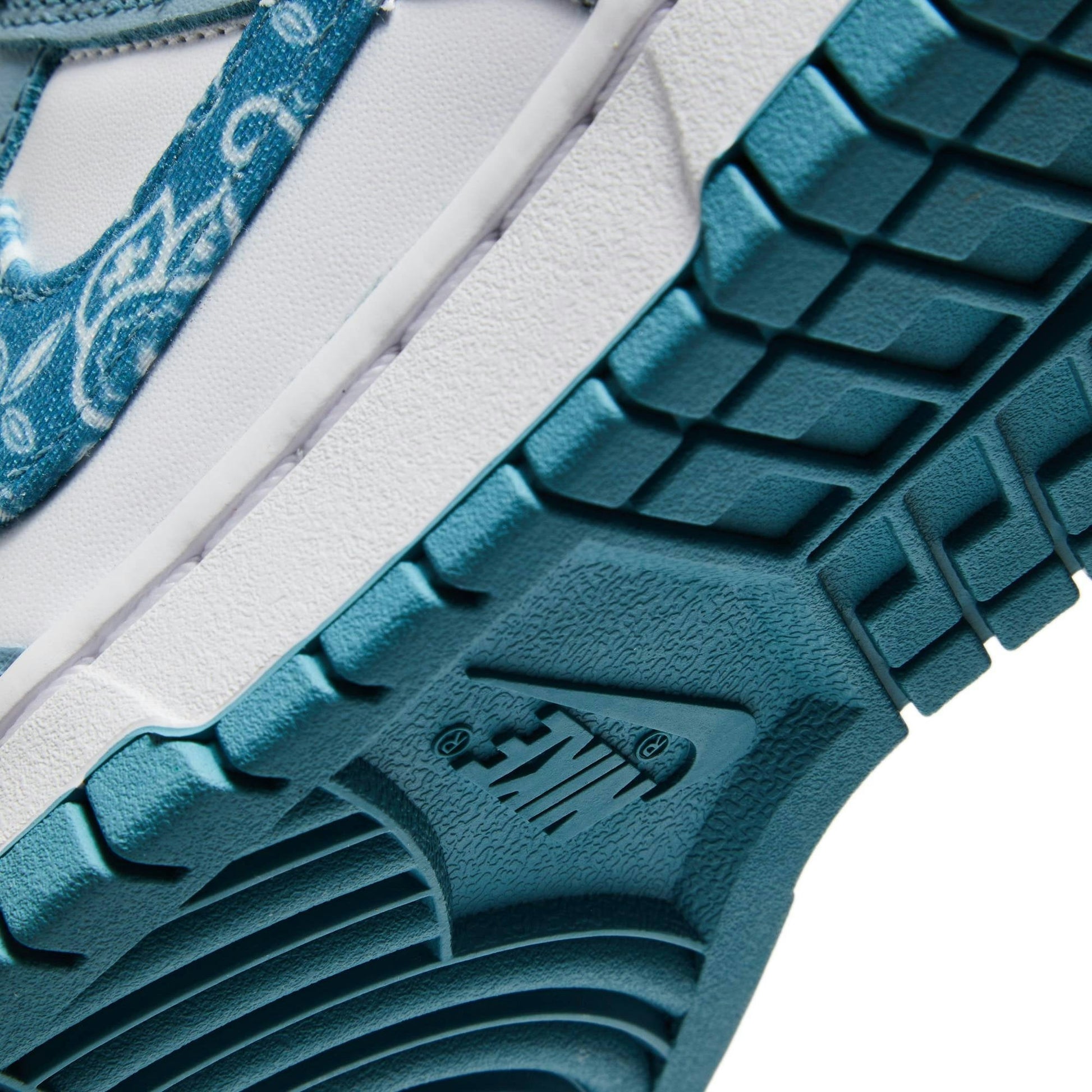 ( Women ) Nike Dunk Low ‘Blue Paisley’ DH4401-101
