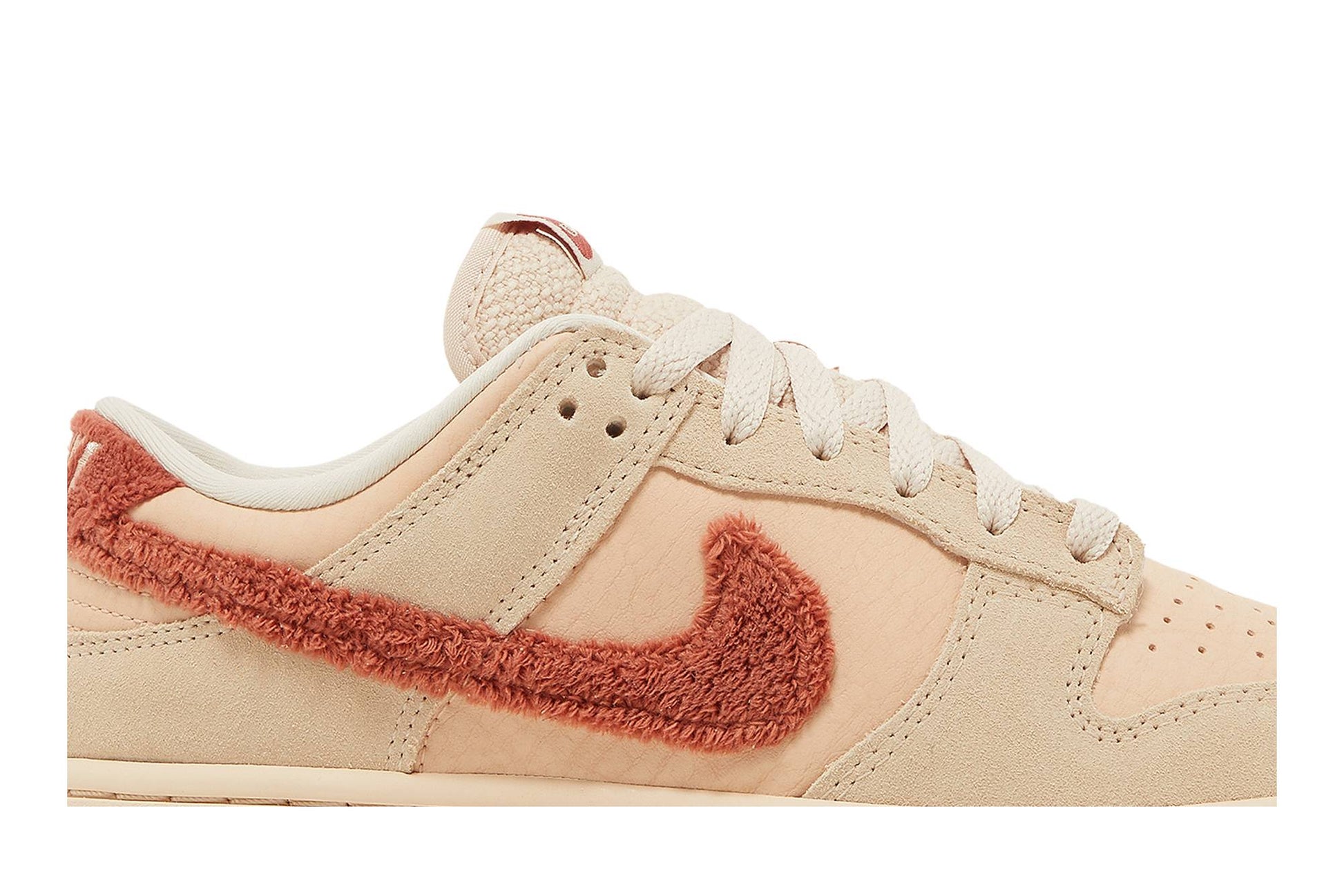 ( Women ) Nike Dunk Low ‘Terry Swoosh’ DZ4706-200