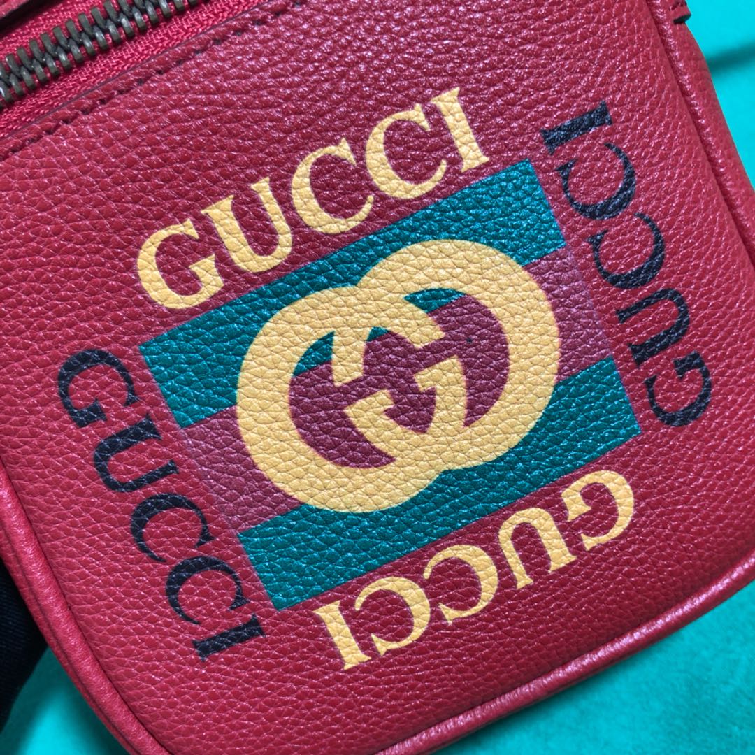 Gucci Retro Red Leather Crossbody Messenger Bag with Vintage Print