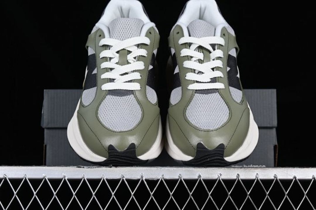 New Balance 9060 Unisex Dark Olive Grey Matter Sea Salt Lifestyle Sneakers U9060GRN