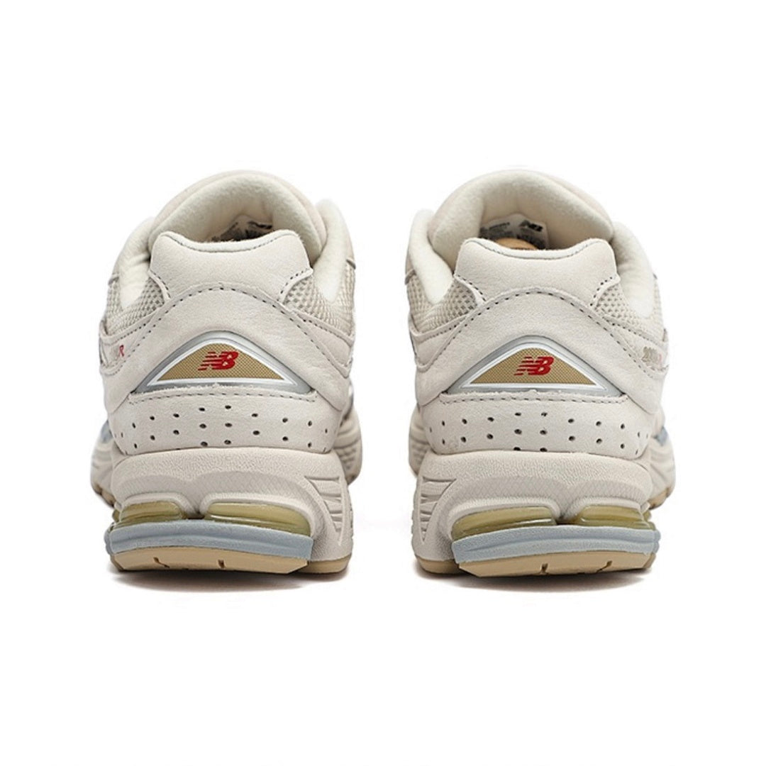 New Balance 2002R Sea Salt Gold Metallic M2002RHO Lifestyle Sneakers Shoes Cream Off-White Unisex