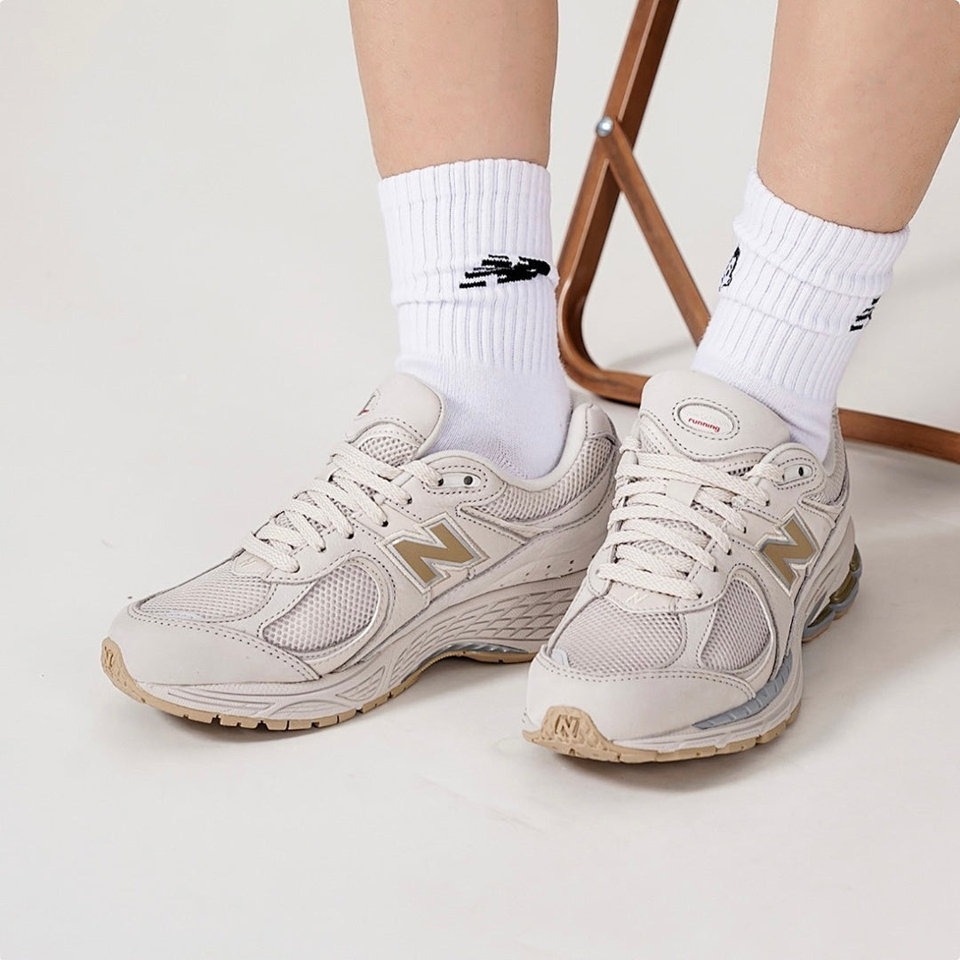 New Balance 2002R Sea Salt Gold Metallic M2002RHO Lifestyle Sneakers Shoes Cream Off-White Unisex