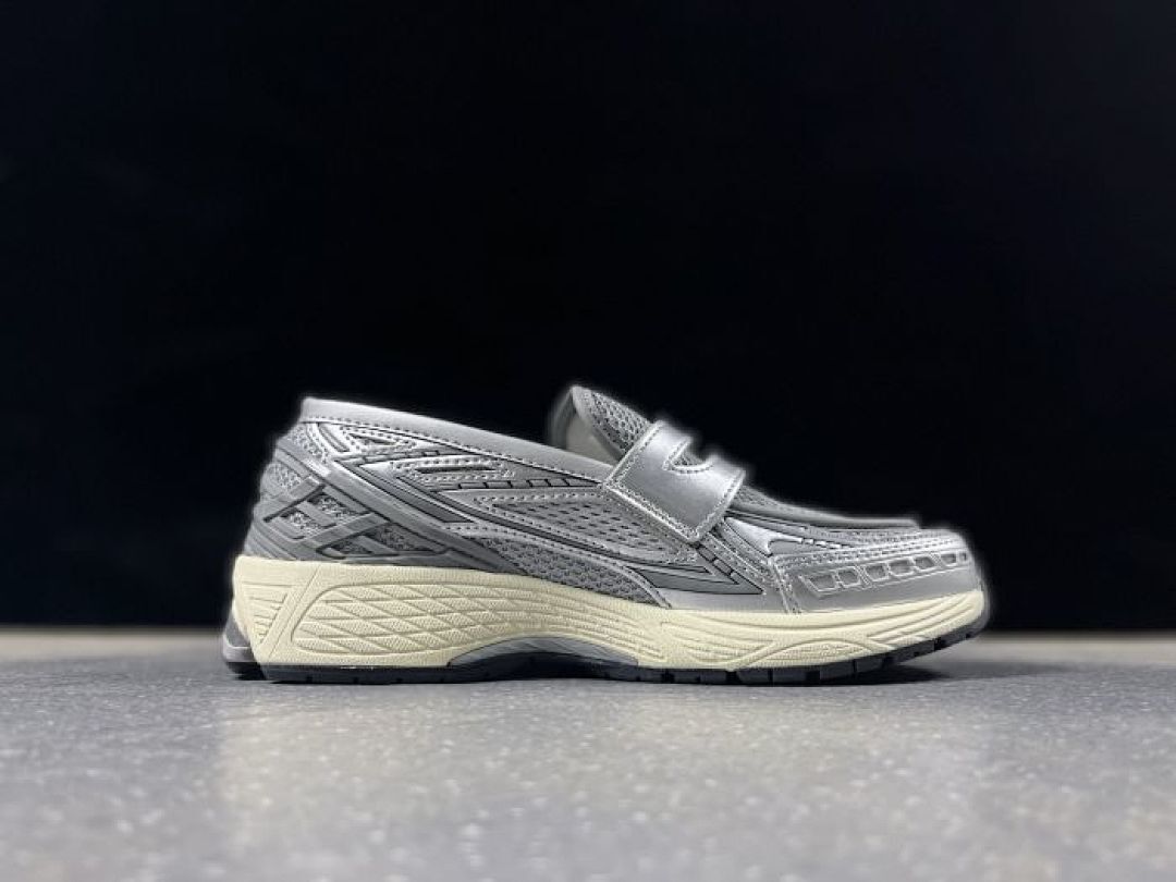 New Balance 1906R Silver Metallic Sea Salt Running Shoes Sneakers M1906RA