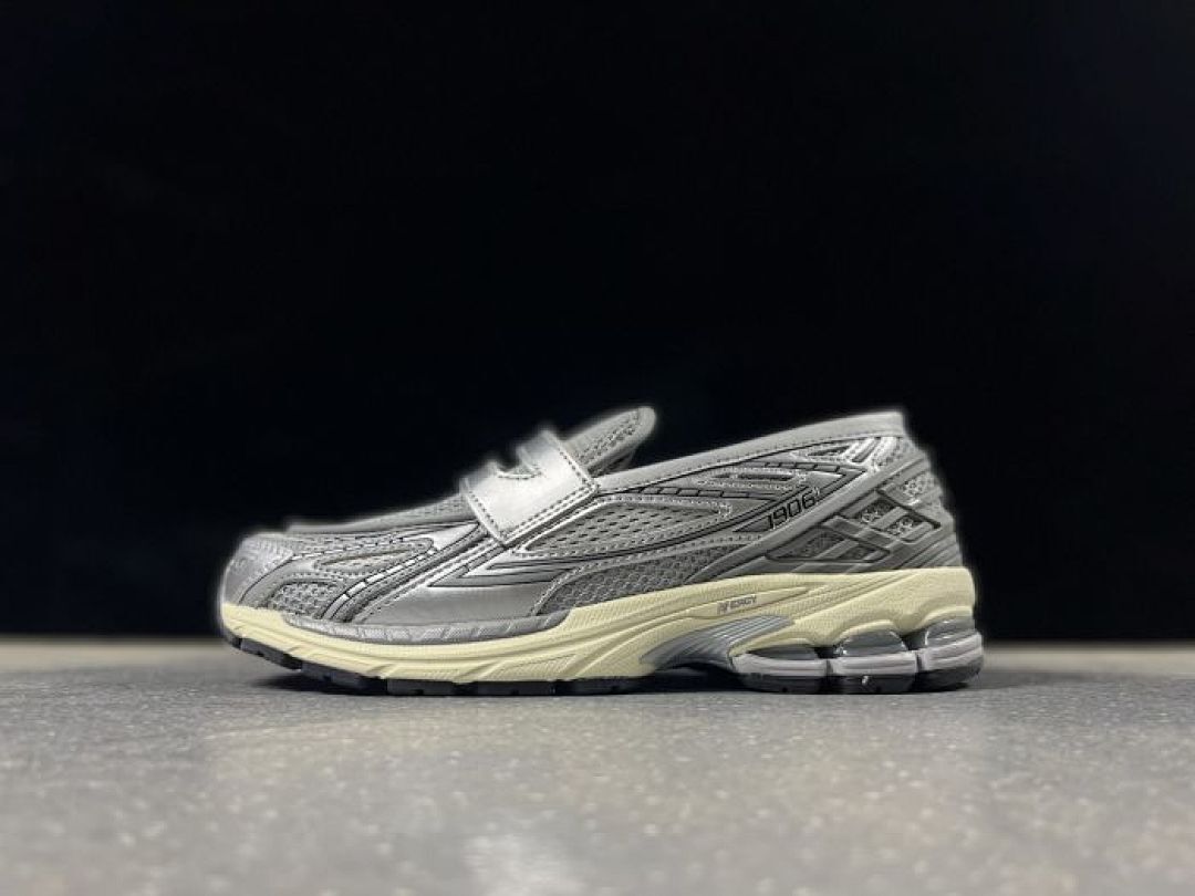 New Balance 1906R Silver Metallic Sea Salt Running Shoes Sneakers M1906RA