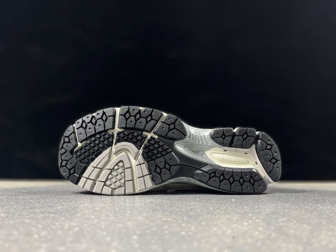 New Balance 1906R Grey Silver Velcro Strap Sneakers M1906RV