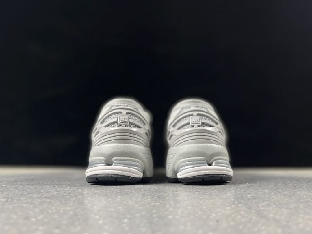 New Balance 1906R Grey Silver Velcro Strap Sneakers M1906RV