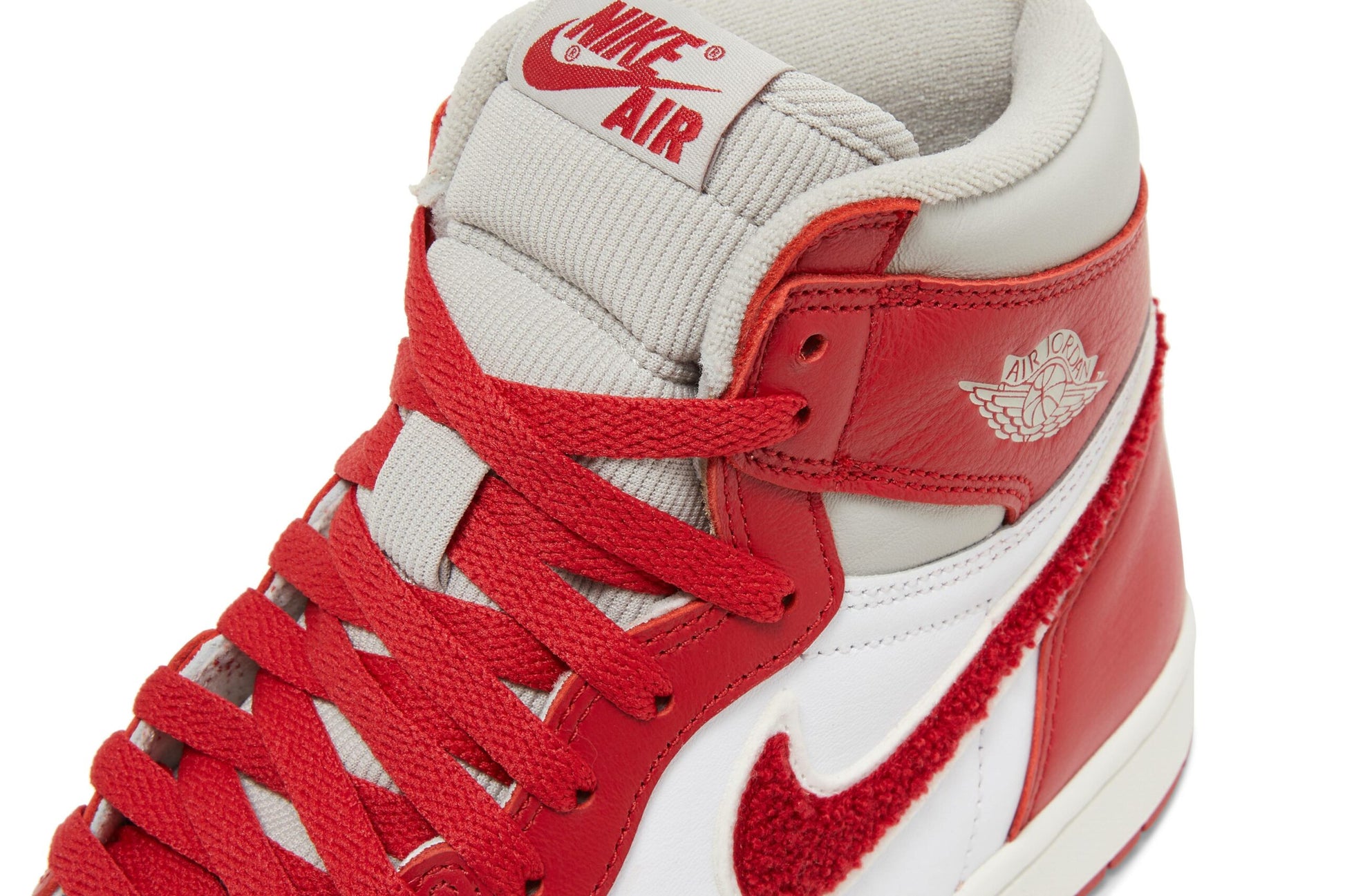 Jordan 1 High OG ‘Chenille’ DJ4891-061