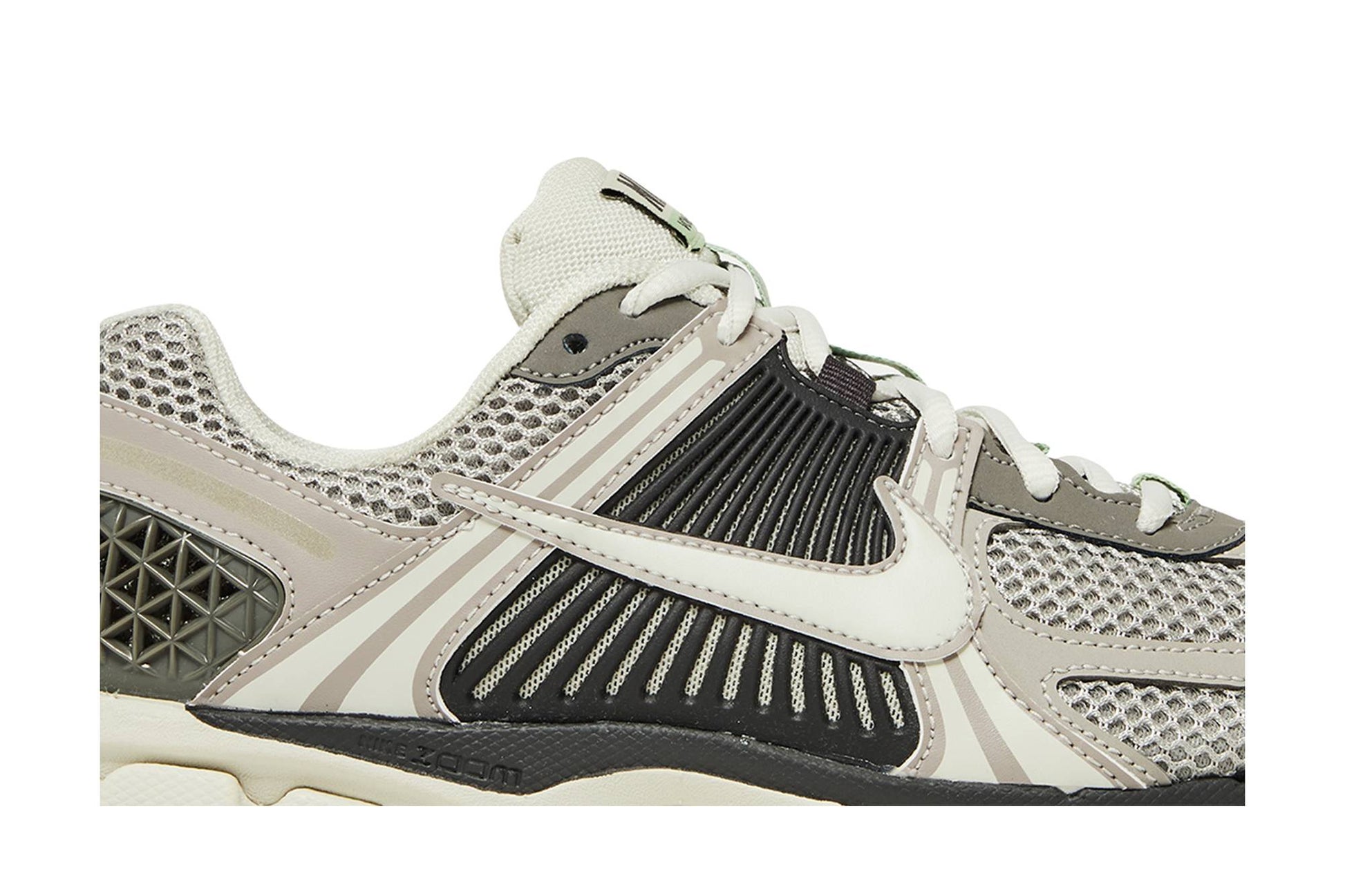( Women ) Nike Zoom Vomero 5 ‘Cobblestone And Flat Pewter’ FB8825-001