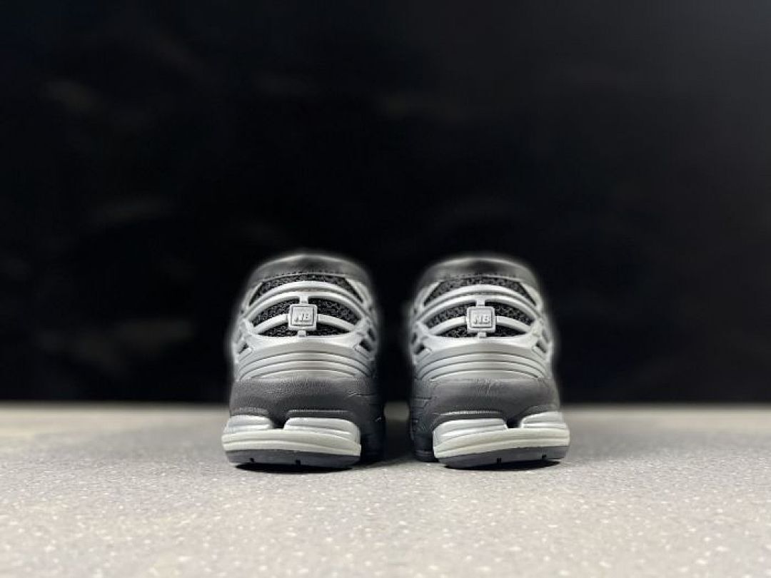 New Balance 1906R Metallic Silver Black M1906RCD Men's Women's Retro Running Trainers