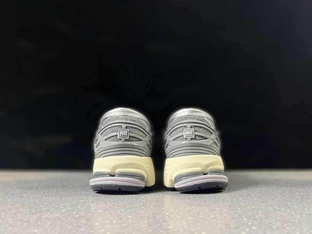 New Balance 1906R M1906RCD Metallic Silver Grey Cream Lifestyle Running Shoes Sneakers Men's Women's Athletic Trainers