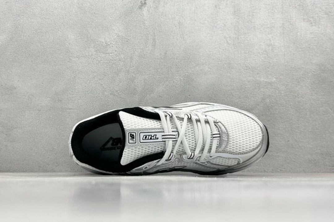 New Balance 740 White Silver Black Metallic Retro Running Shoes