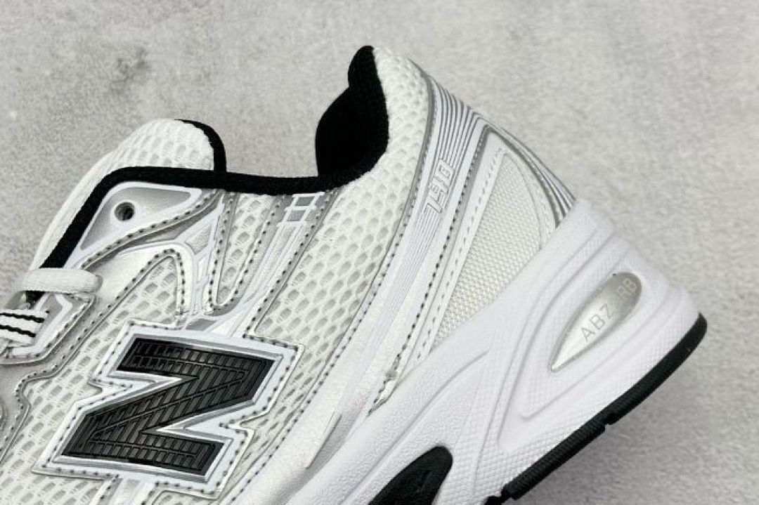 New Balance 740 White Silver Black Metallic Retro Running Shoes