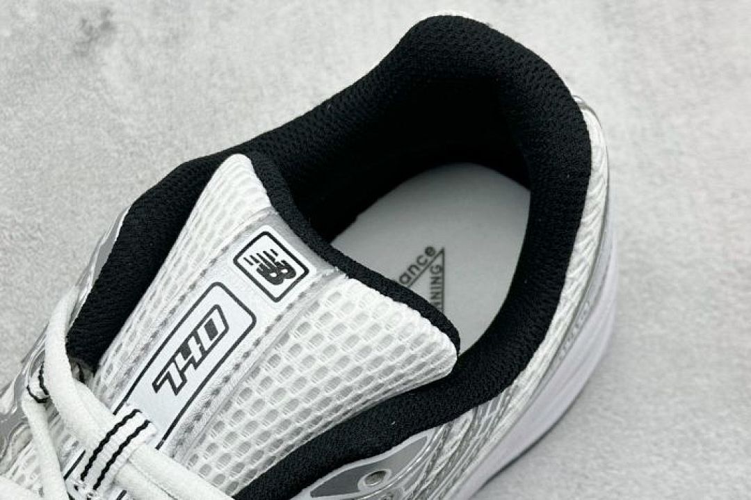 New Balance 740 White Silver Black Metallic Retro Running Shoes