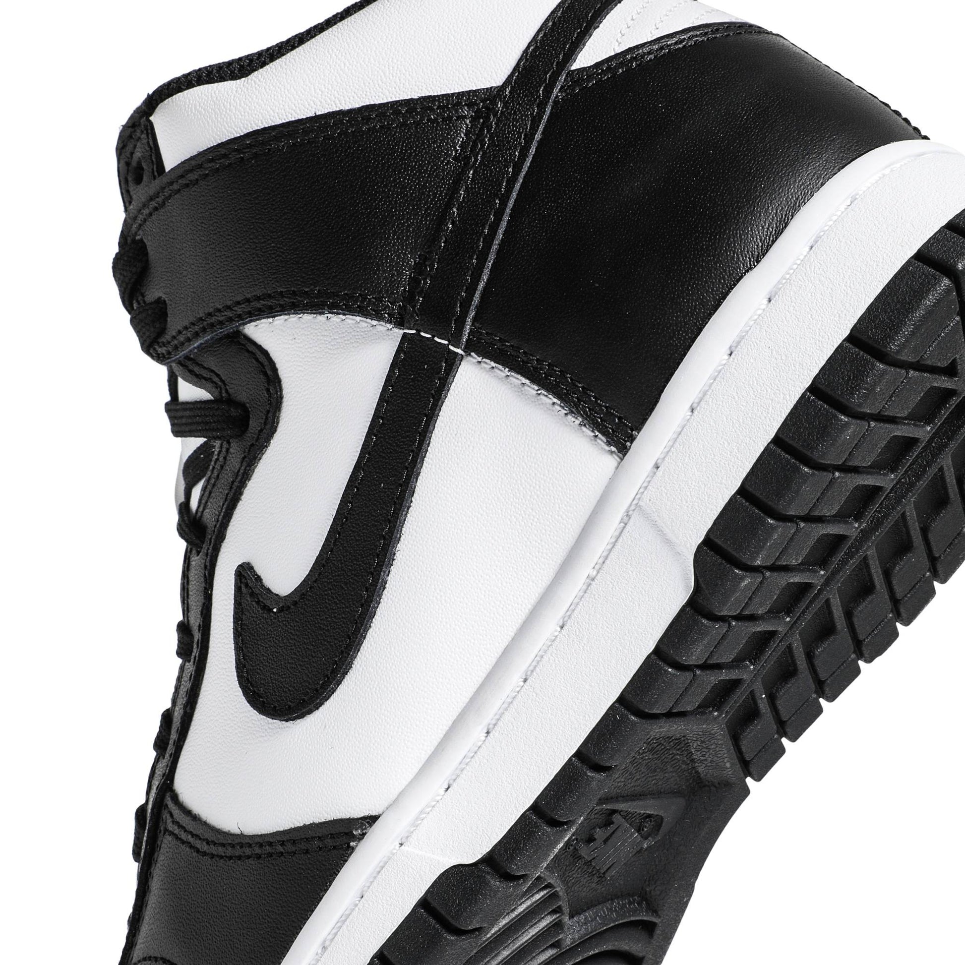 ( Women ) Nike Dunk High ‘Black White’ DD1869-103
