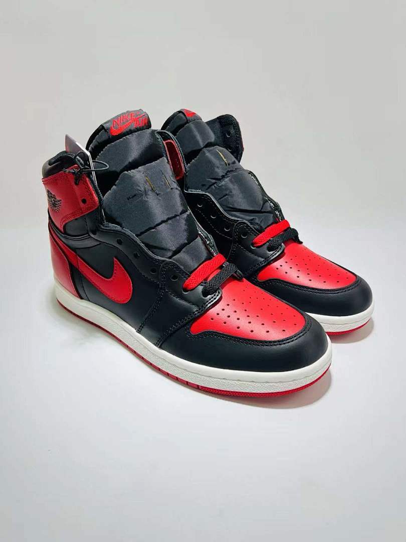 Nike Air Jordan 1 Retro High OG 'Bred Banned' Black Red White Men's Sneakers 555088-061
