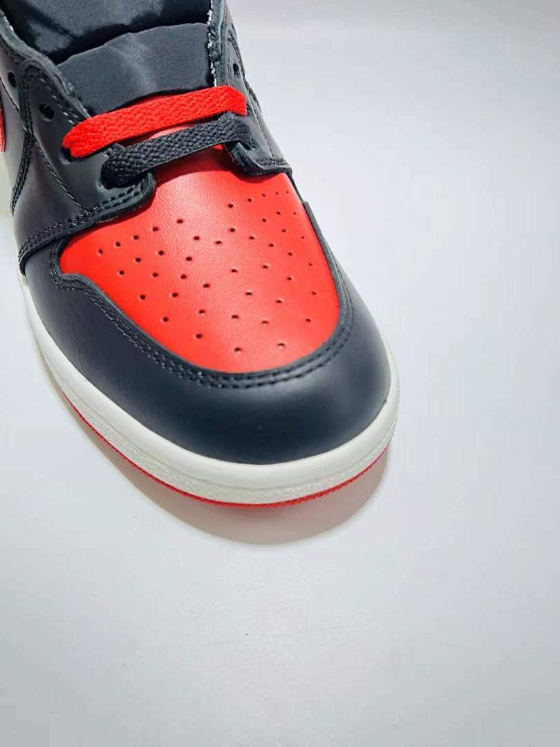 Nike Air Jordan 1 Retro High OG 'Bred Banned' Black Red White Men's Sneakers 555088-061