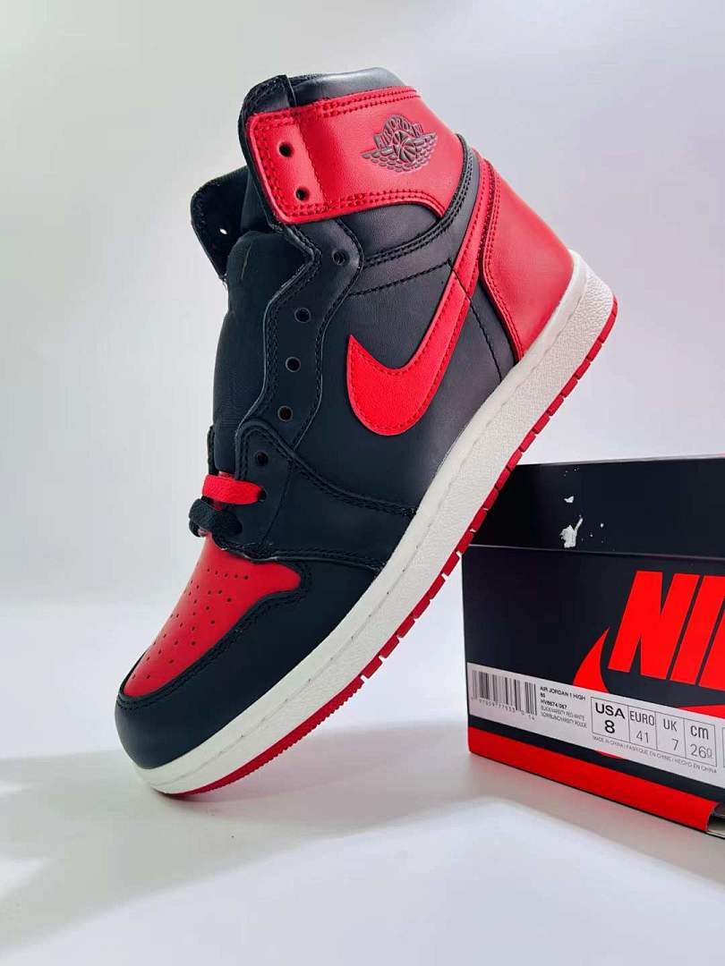 Nike Air Jordan 1 Retro High OG 'Bred Banned' Black Red White Men's Sneakers 555088-061