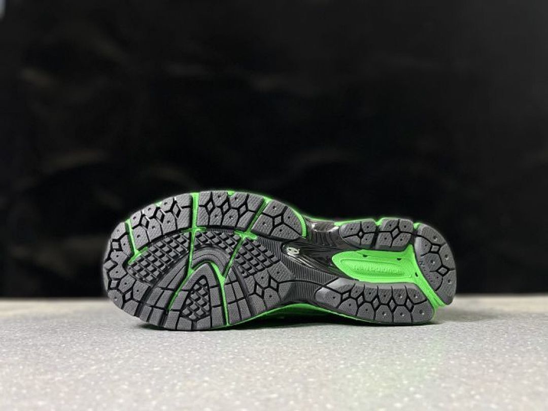 New Balance 1906R Ghost Pepper Neon Green Running Shoes M1906RCA
