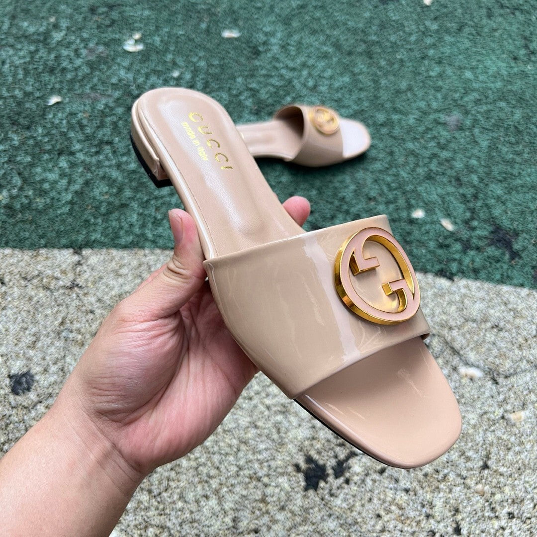 Gucci Women's Interlocking G Patent Leather Slide Sandal 646274 HGR00 9506