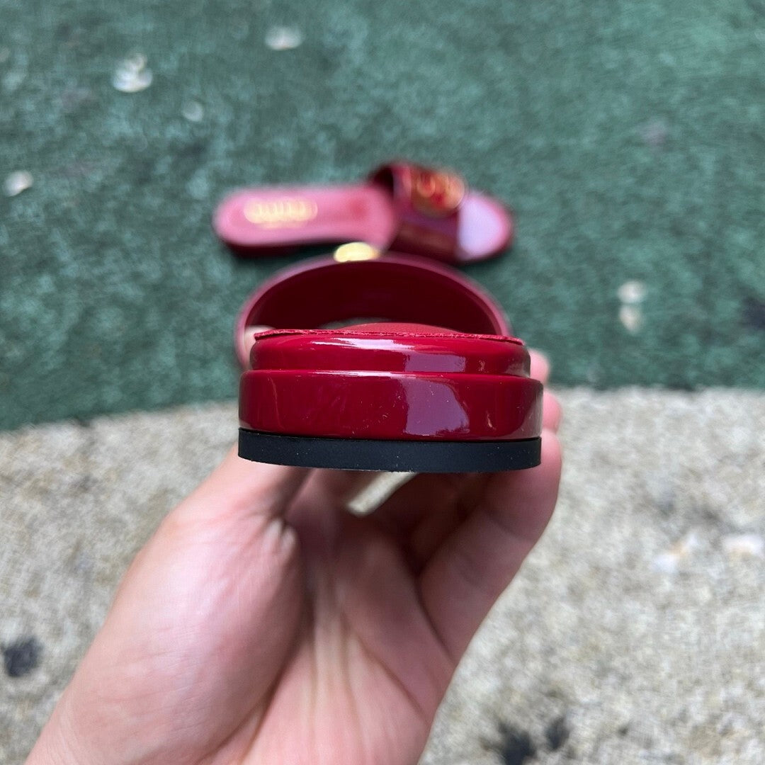 Gucci Women's Interlocking G Patent Leather Slide Sandals Red