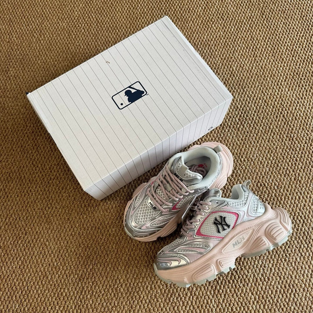 MLB Chunky Liner New York Yankees Silver Pink Shoes 3ASXCB23N-50PKS