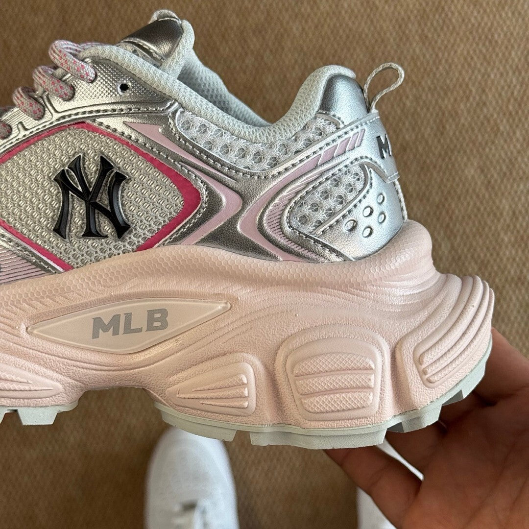 MLB Chunky Liner New York Yankees Silver Pink Shoes 3ASXCB23N-50PKS