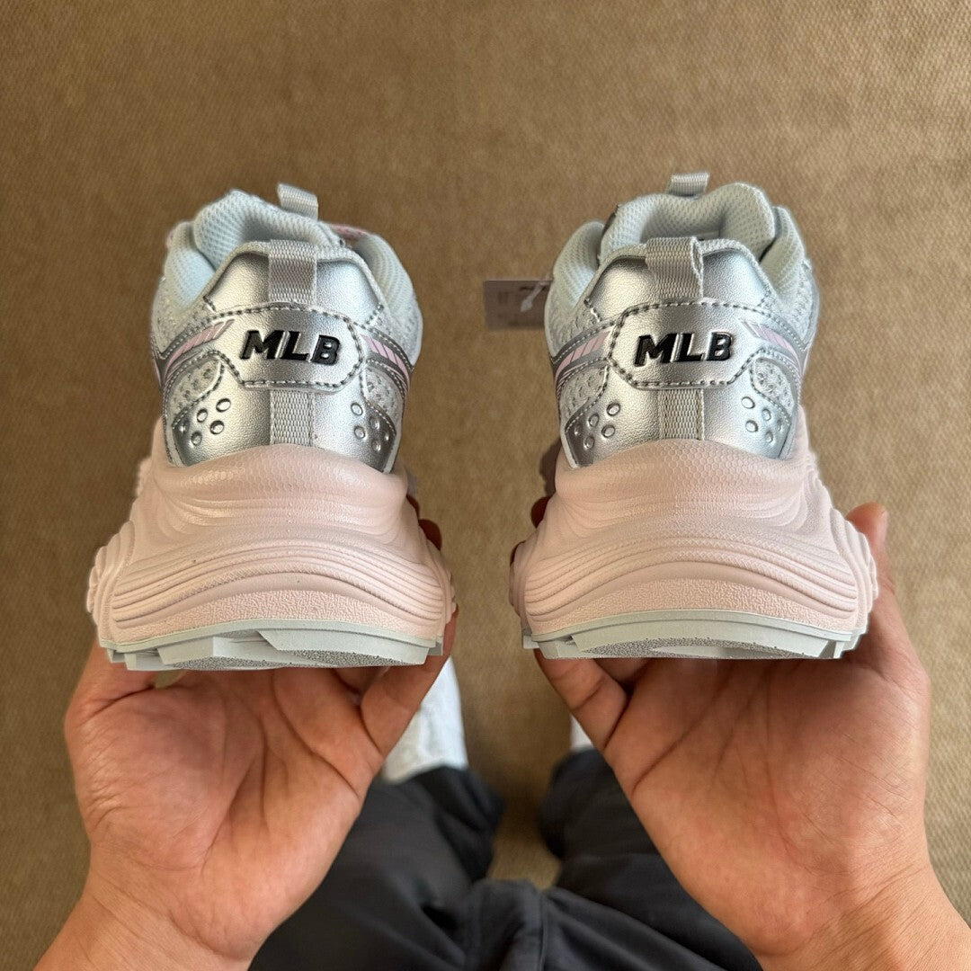 MLB Chunky Liner New York Yankees Silver Pink Shoes 3ASXCB23N-50PKS