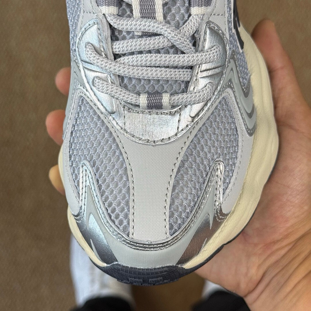 MLBN Big Baller A Chunky Sneaker New York Yankees Silver 3ASXC011N