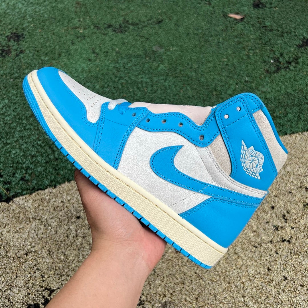 Air Jordan 1 Retro High OG 'University Blue' 555088-134