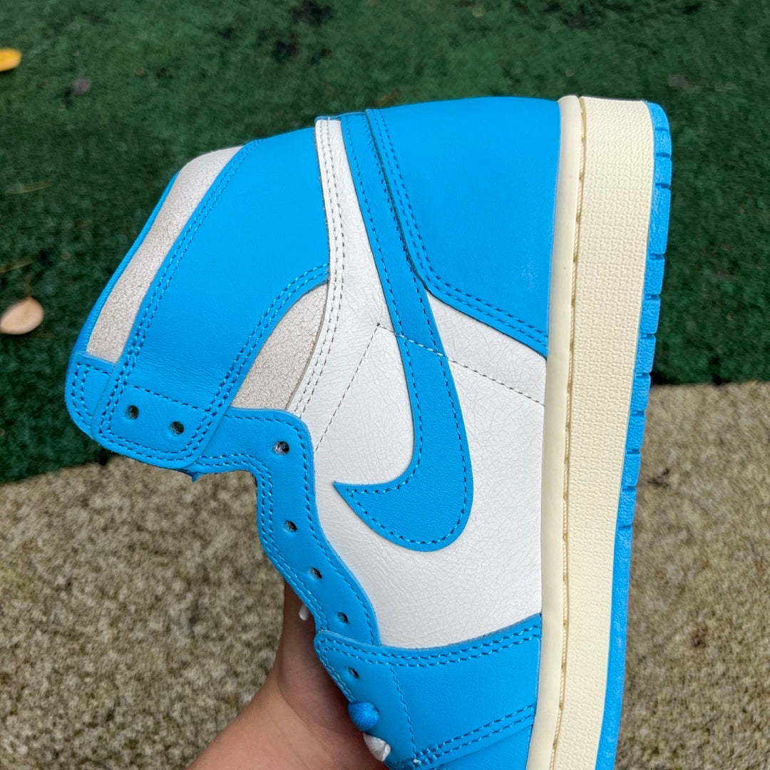Air Jordan 1 Retro High OG 'University Blue' 555088-134