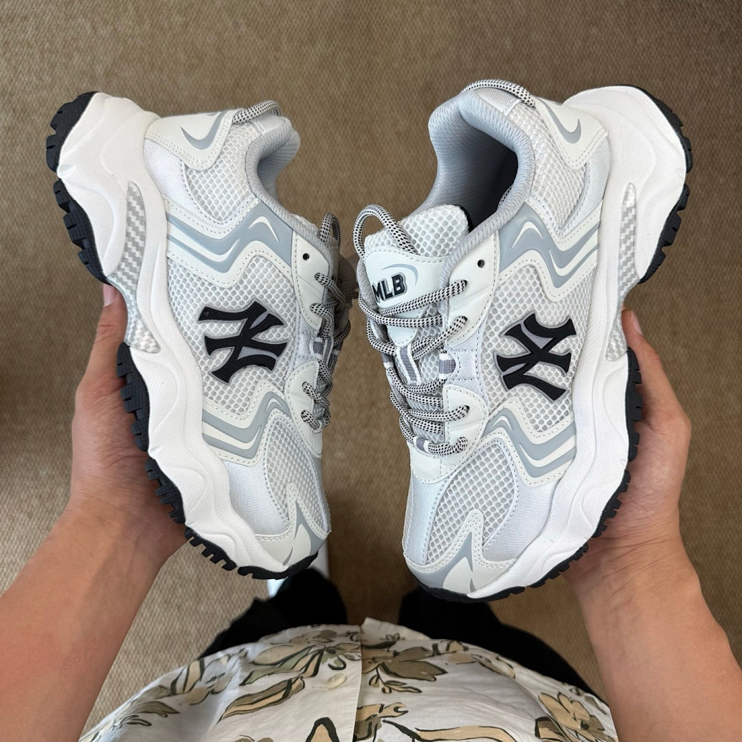MLB Big Ball Chunky P New York Yankees White Grey Trainers 3ASXBF03N-50WHS