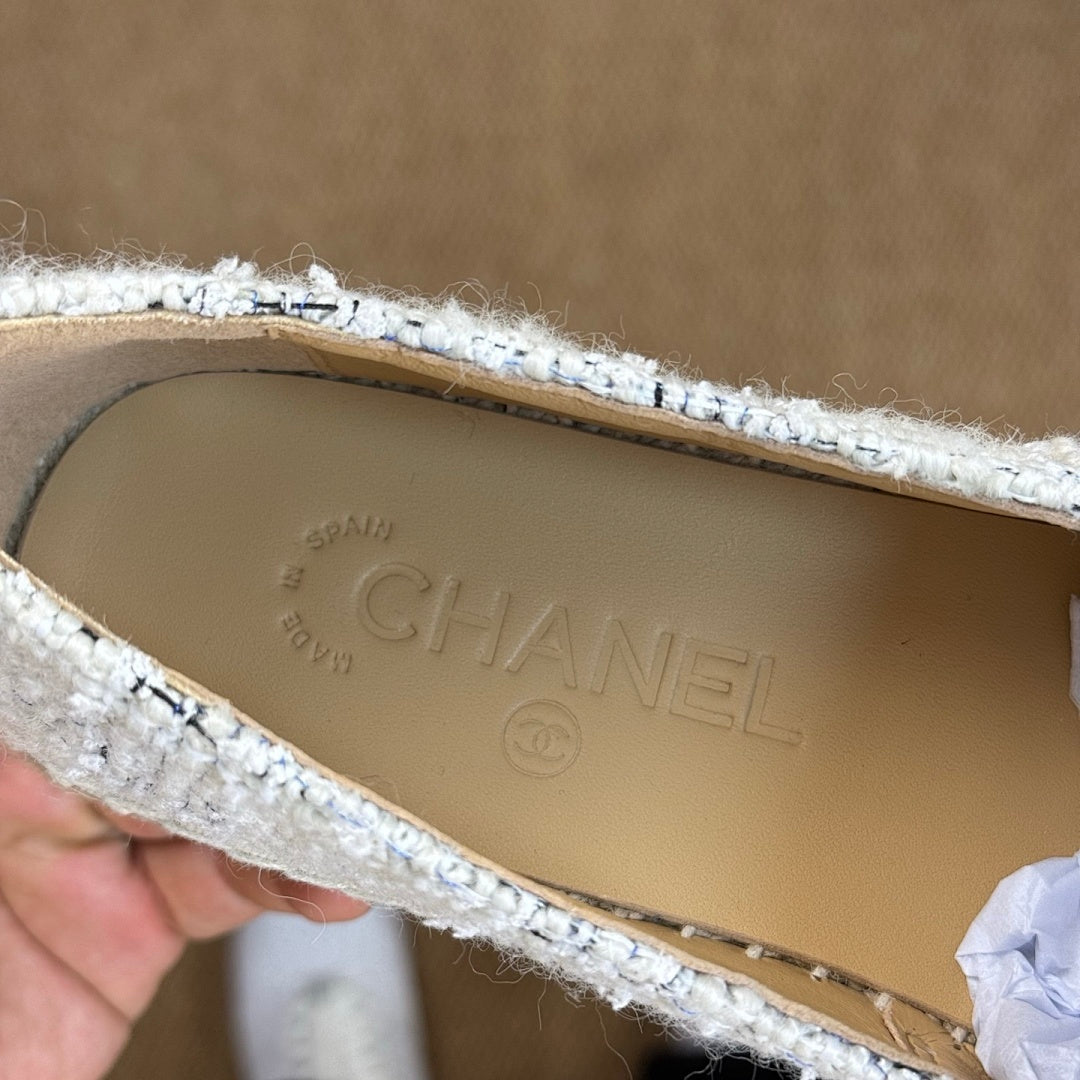 Chanel Espadrilles Ecru & Black Tweed CC Logo