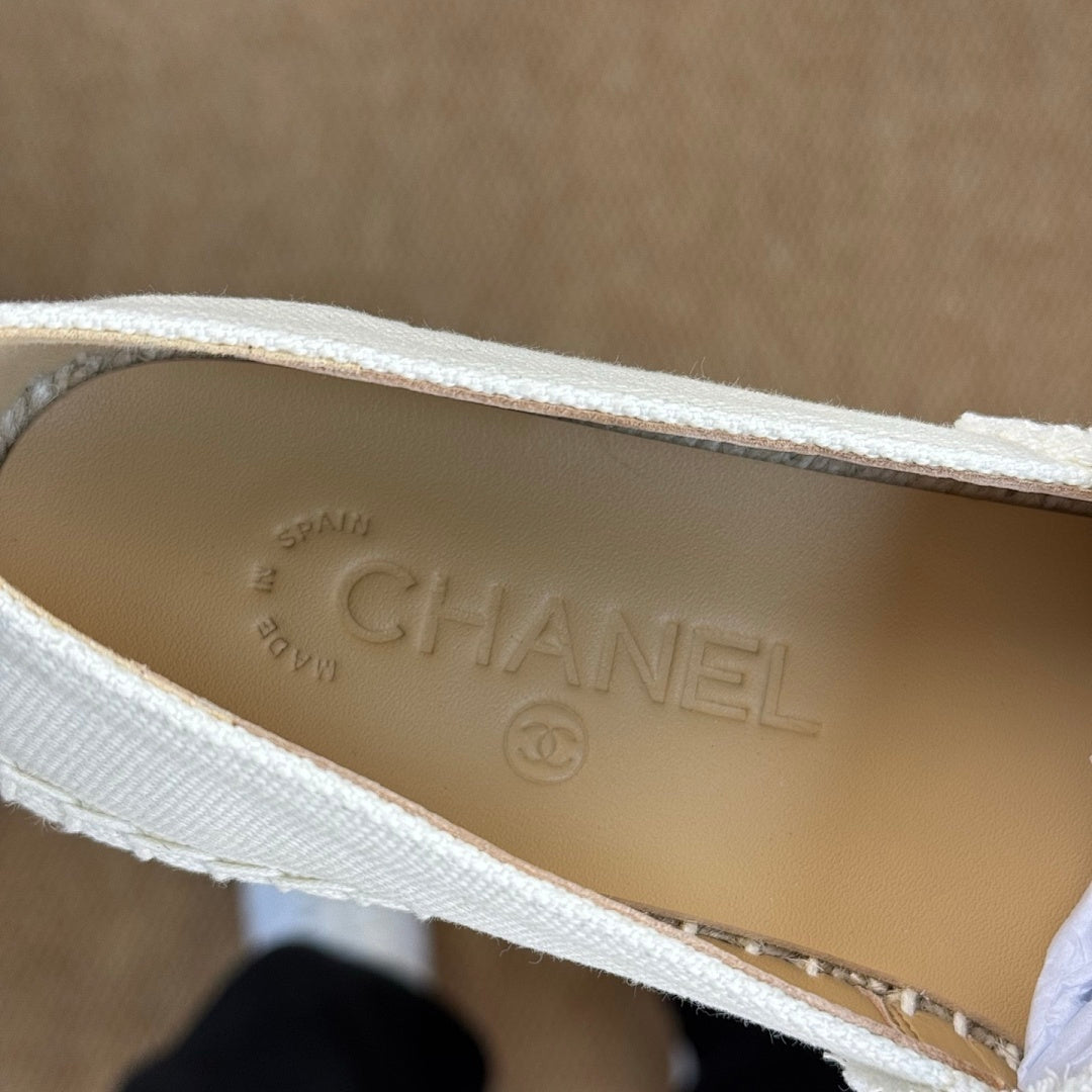 Chanel Espadrilles Mixed Fibers Ecru & Black CC Logo