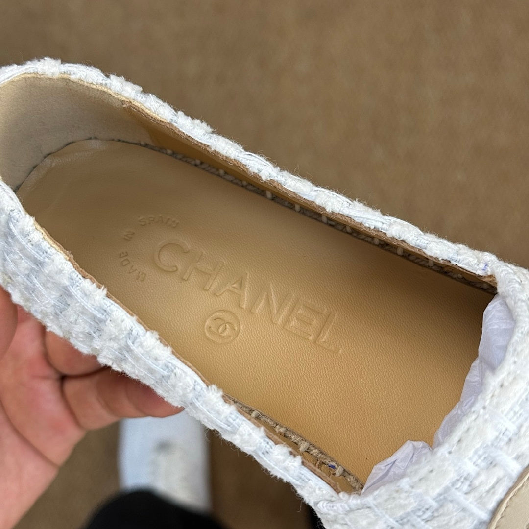 Chanel Espadrilles White Tweed & Beige Lambskin Cap Toe