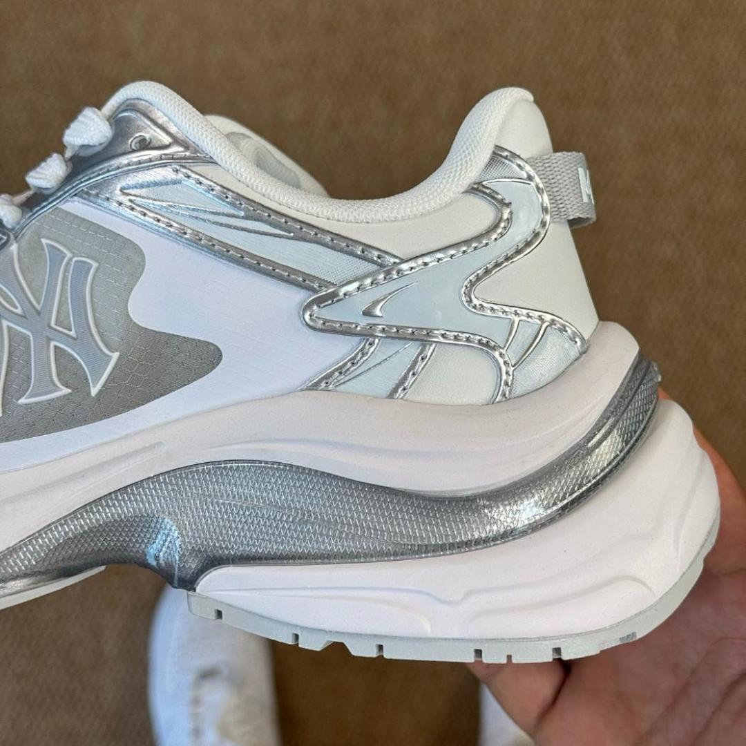 MLB Chunky Liner New York Yankees White Silver 3ASXLA13N-50SLL