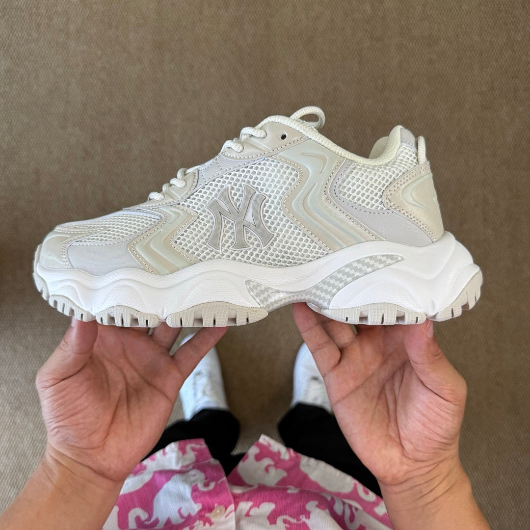 MLB Mega Chunky Lite New York Yankees Sneakers Off White
