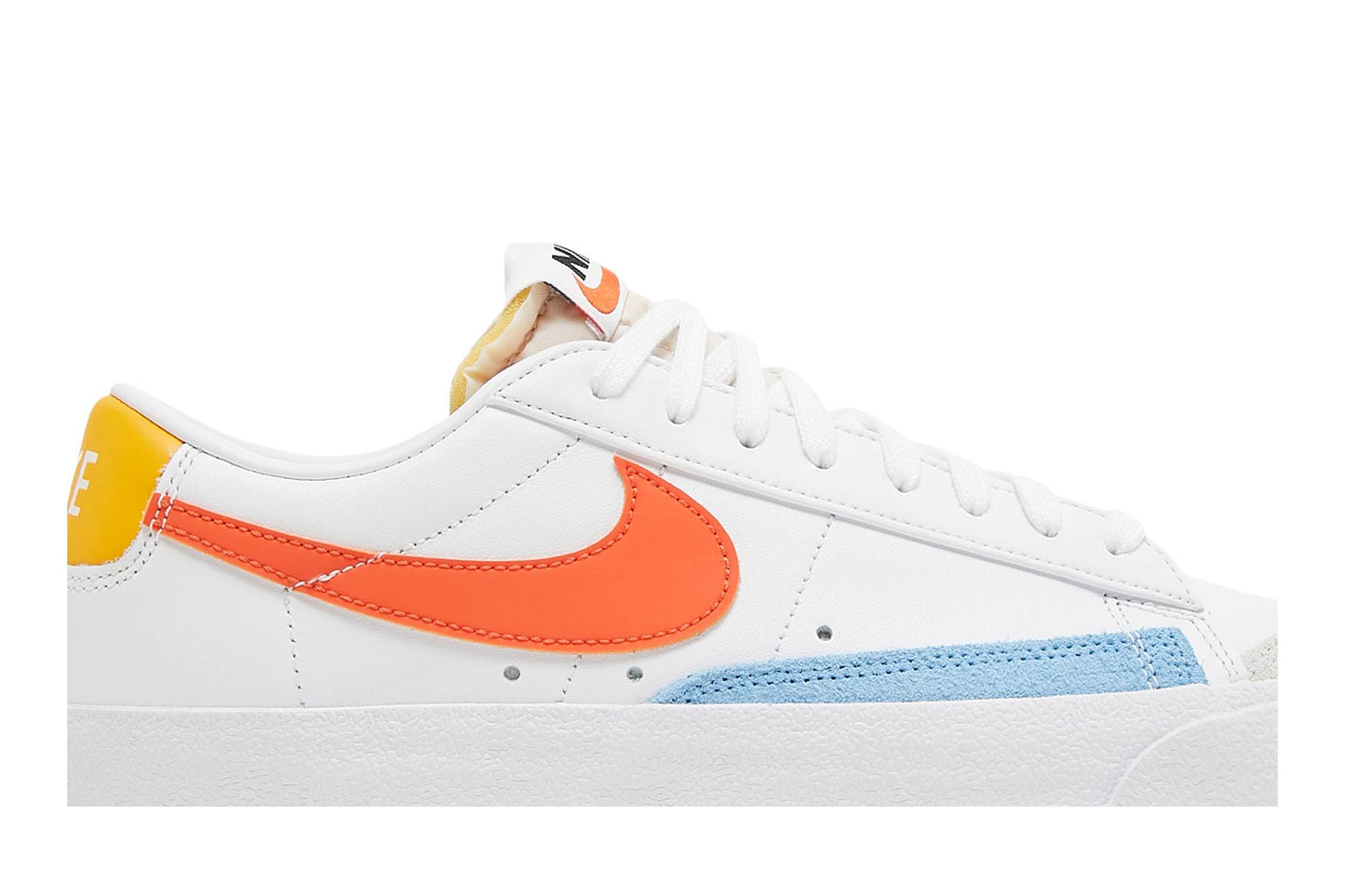 ( Women ) Nike Blazer Low ’77 ‘White Orange’ DC4769-105