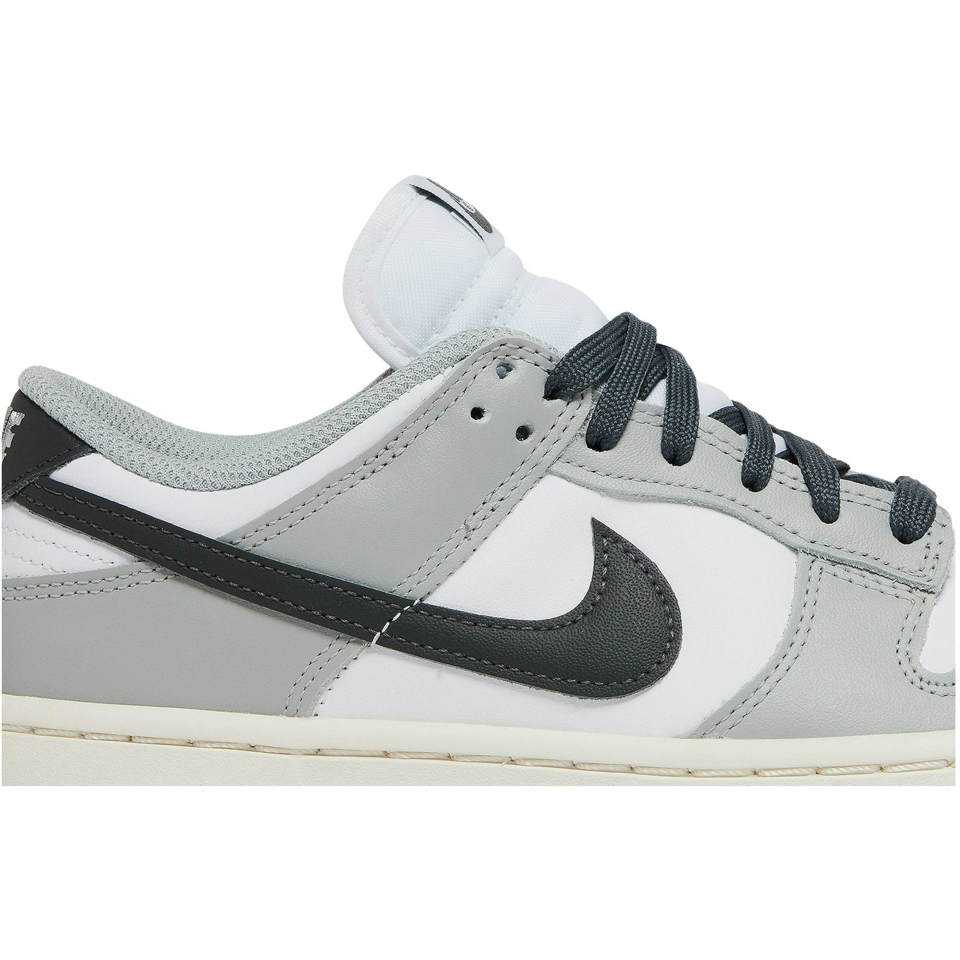 ( Women ) Nike Dunk Low ‘Light Smoke Grey’ DD1503-117